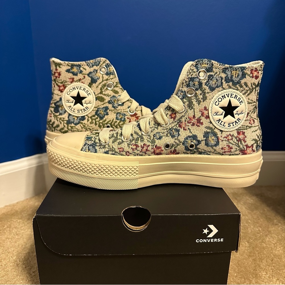 Converse Chuck Taylor Lift Platform 6.5 Women Sneakers Floral Tapestry A11992C